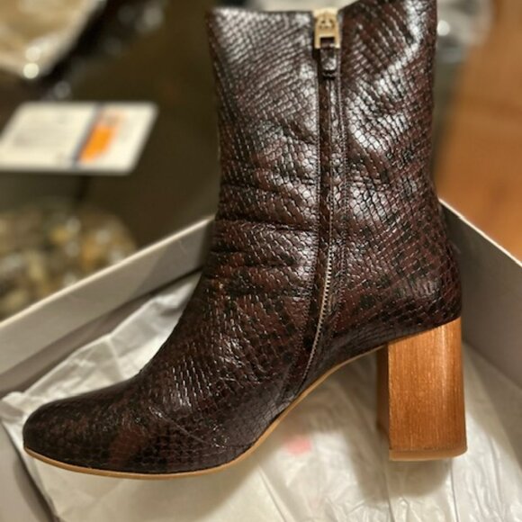 Anne Klein AKSMITH Brown Boots, size 8.5 - Picture 5 of 9